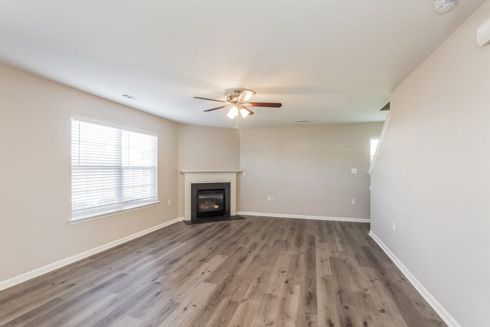 1536 Eastway Dr - Photo 6 of 17