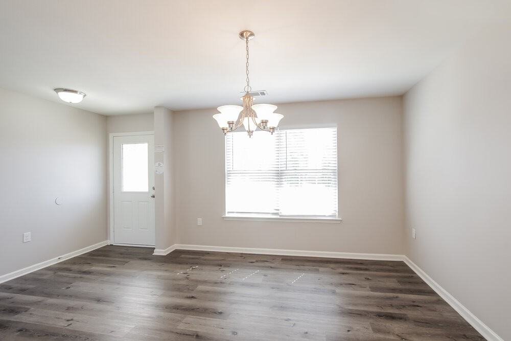 1536 Eastway Dr - Photo 7 of 17