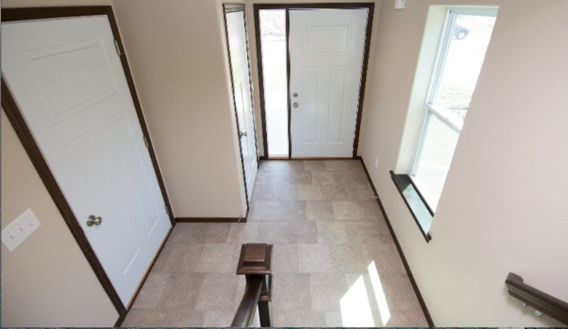 2722 Divide St W - Photo 2 of 24