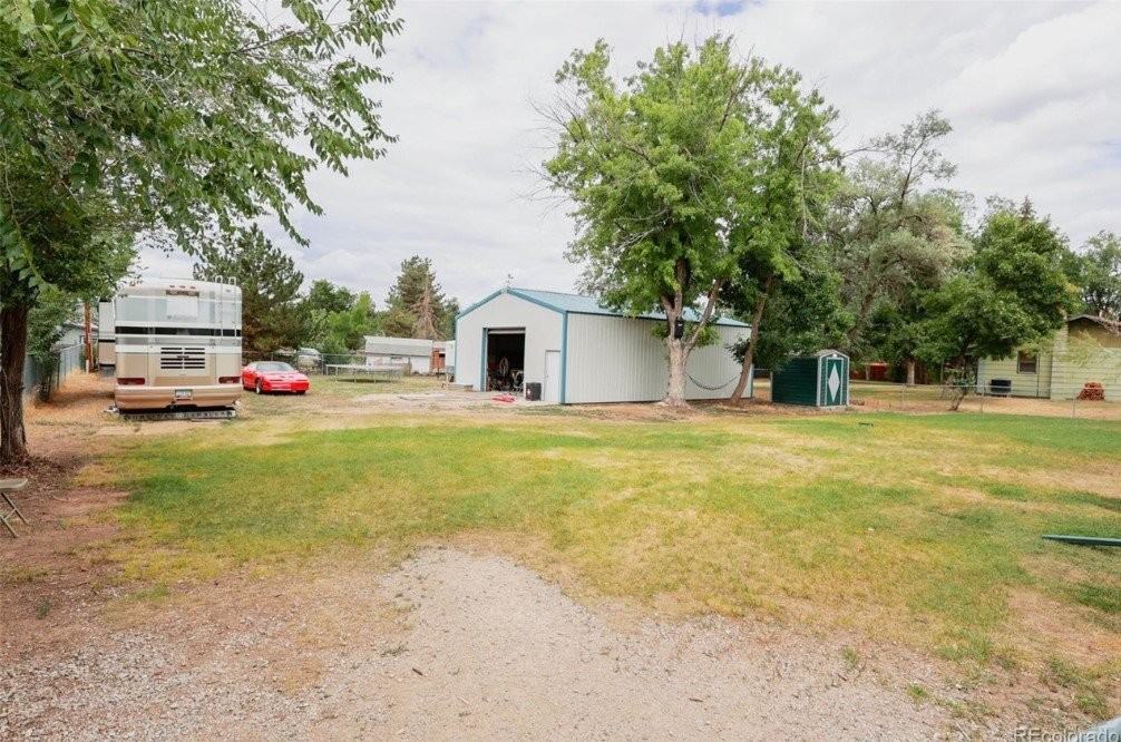 739 Riverbend Dr - Photo 2 of 2