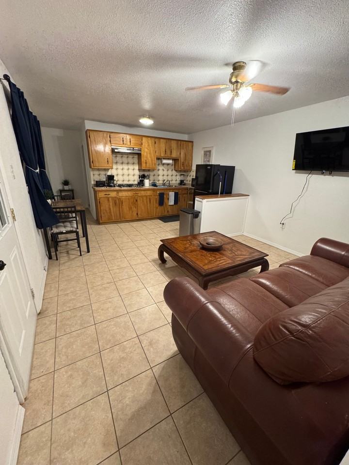 608 Alicia Dr #C - Photo 7 of 24