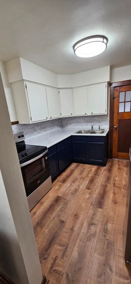 208 W Sycamore St #3B - Photo 2 of 9