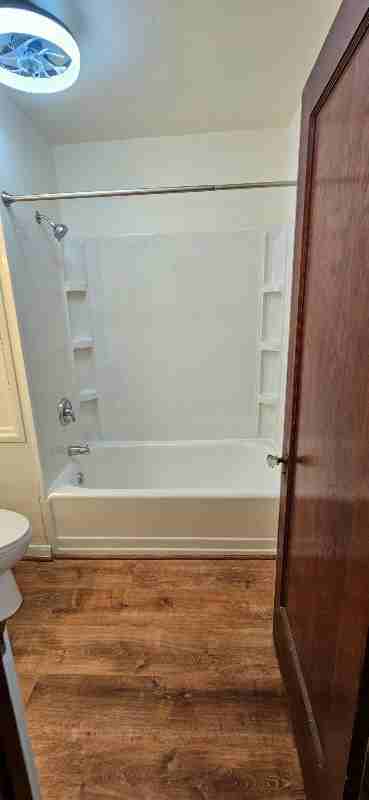 208 W Sycamore St #3B - Photo 4 of 9