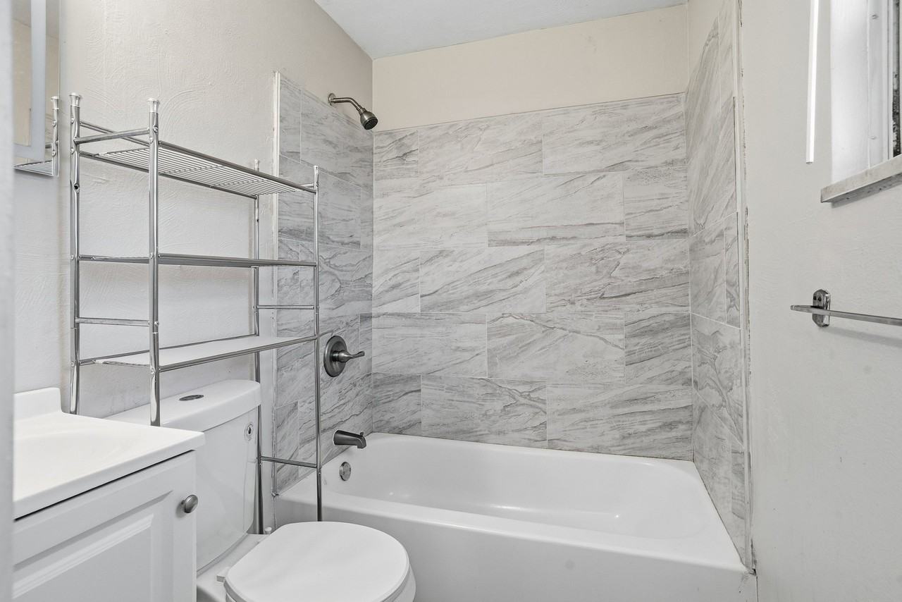 7122 Harrison Ave #1 - Photo 4 of 11