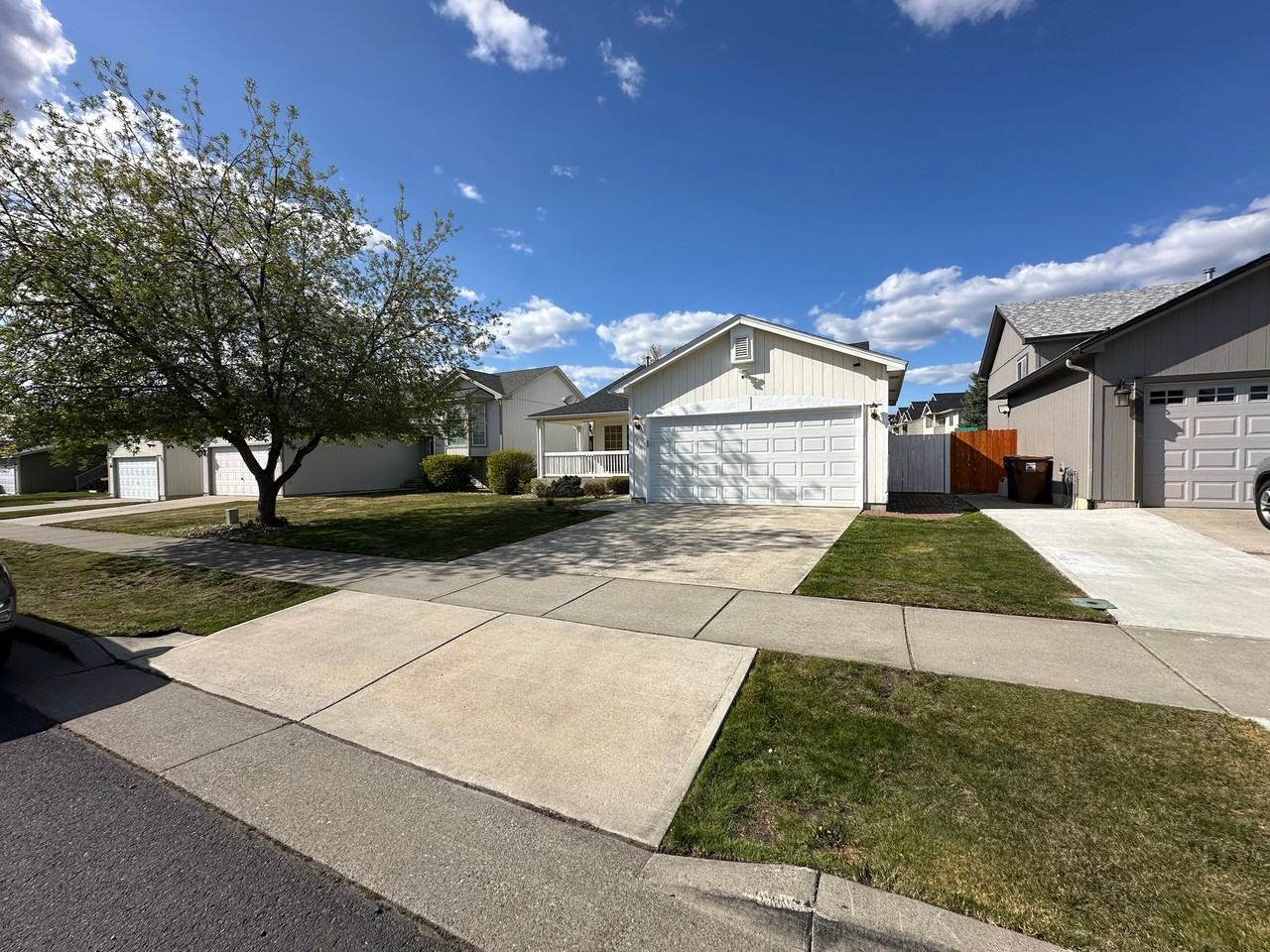 1517 E Calkins Ave - Photo 2 of 20