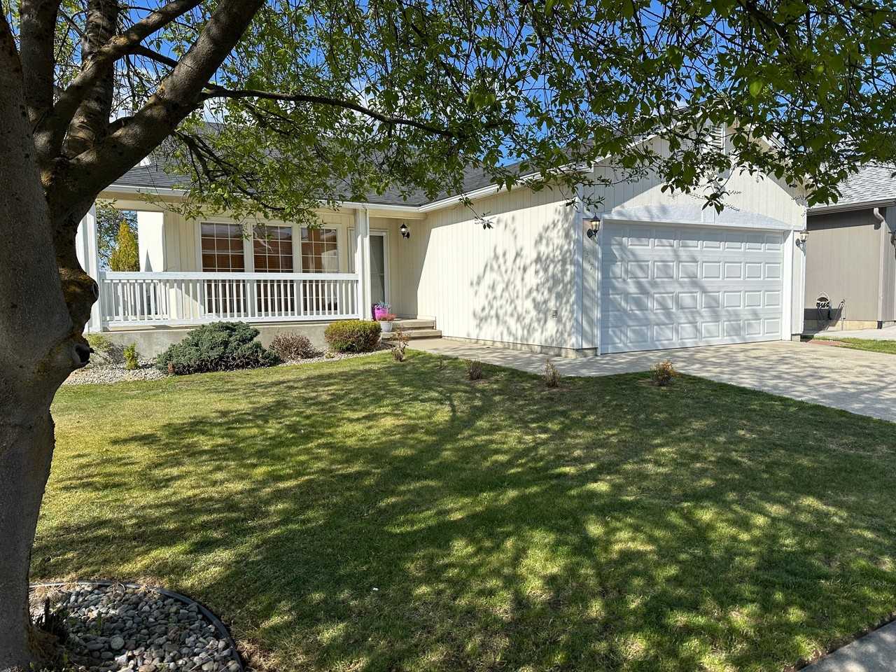 1517 E Calkins Ave - Photo 3 of 20