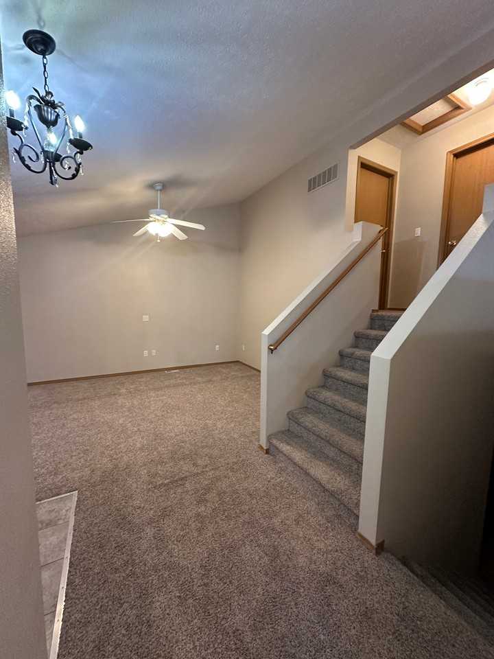 1517 E Calkins Ave - Photo 7 of 20