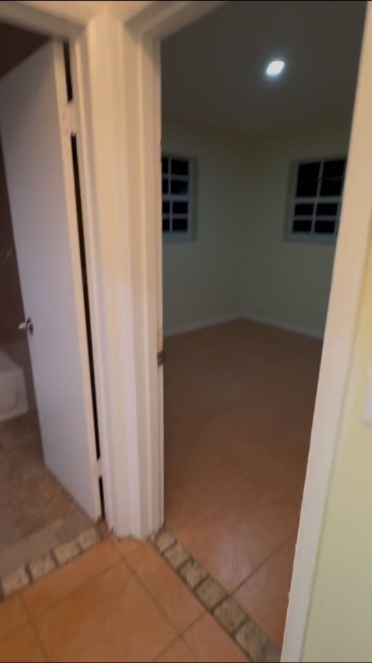 412 Sw 9th St #2 - Photo 3 of 11