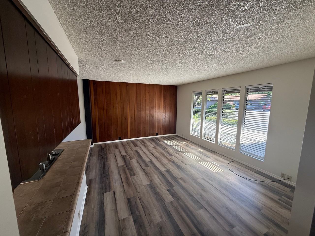 940 W East Ave #4 - Photo 7 of 8