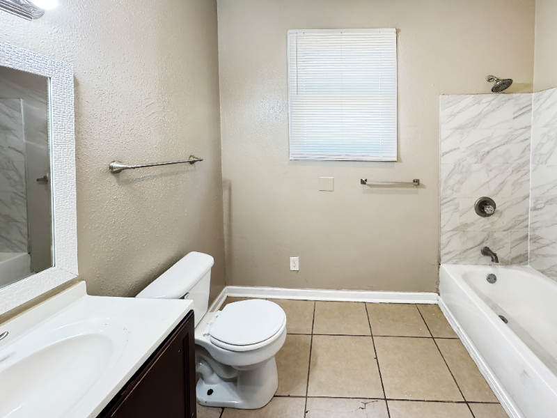 1228 S Genois St - Photo 4 of 7