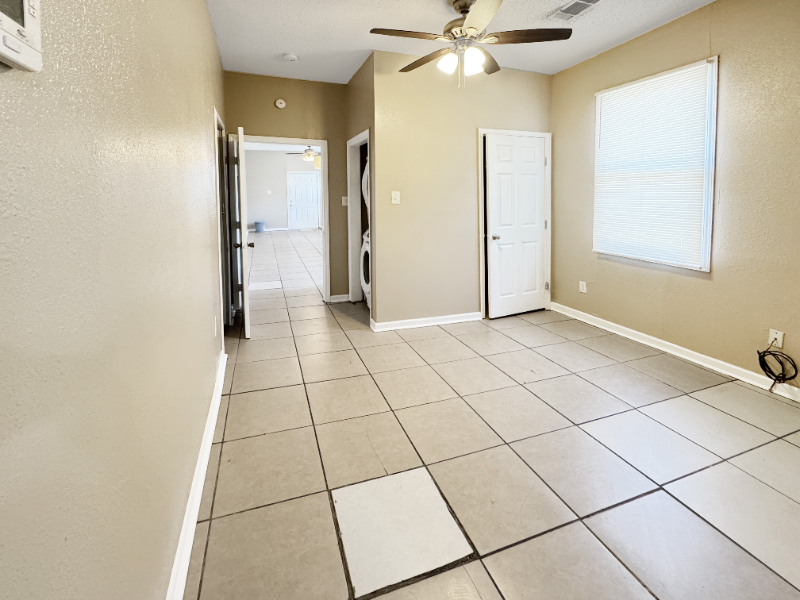 1228 S Genois St - Photo 5 of 7