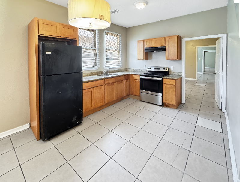 1228 S Genois St - Photo 6 of 7