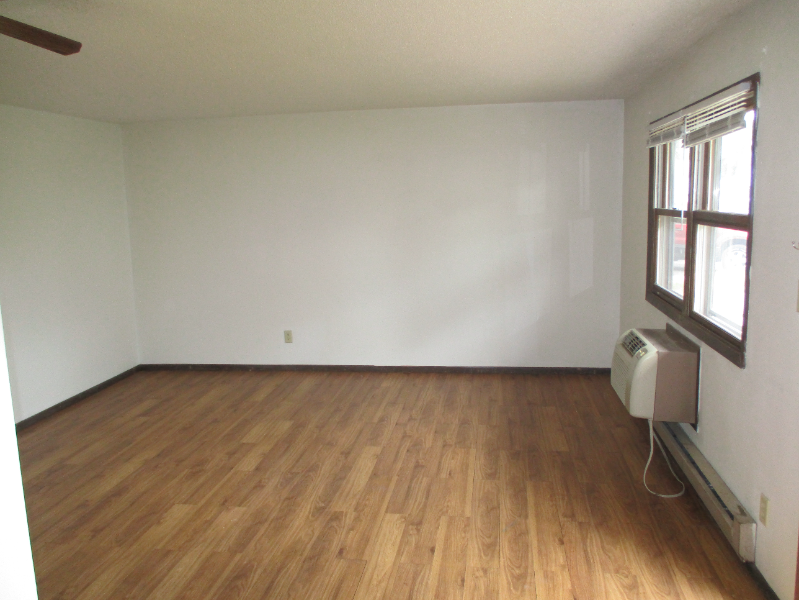 508 9th St N #3 - Photo 3 of 7