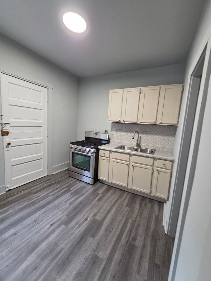 6657 S Minerva Ave #1142-1W - Photo 3 of 15