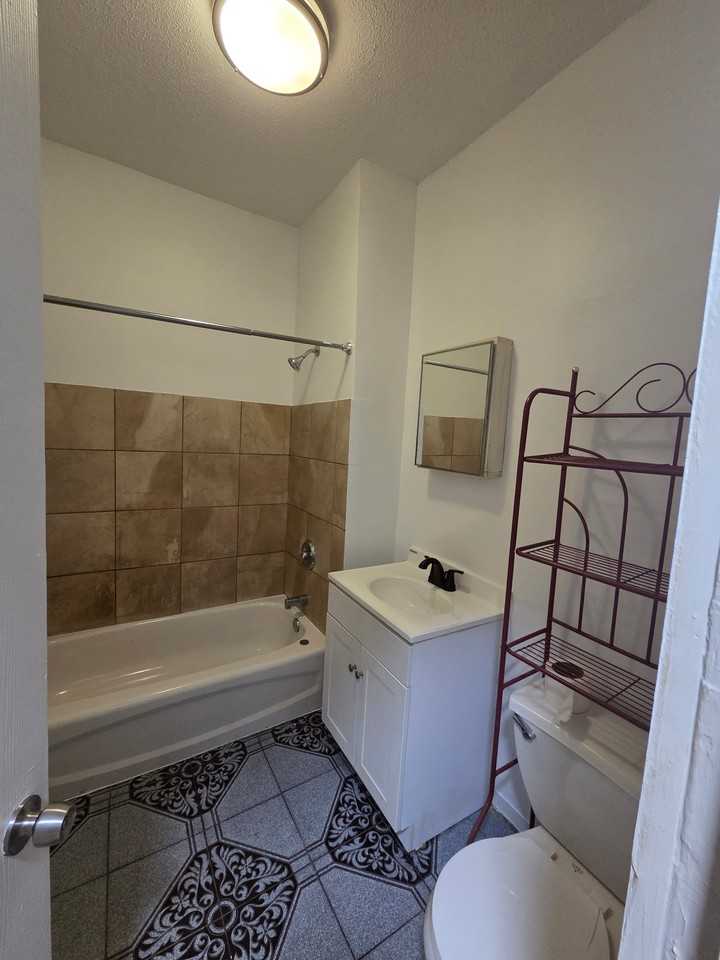 6657 S Minerva Ave #1142-1W - Photo 5 of 15