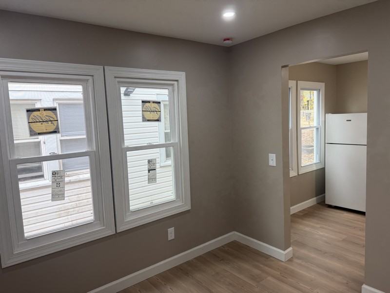 1617 Lawton Ave - Photo 5 of 16