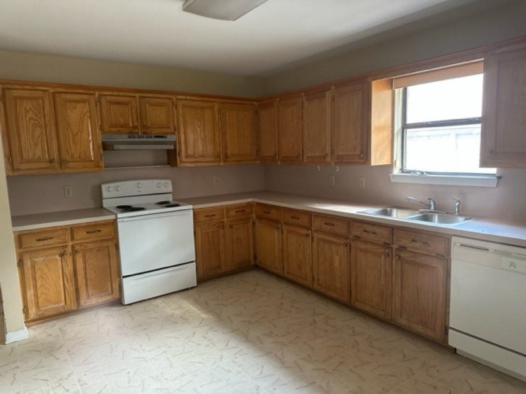 2527 Westminster Dr - Photo 4 of 10