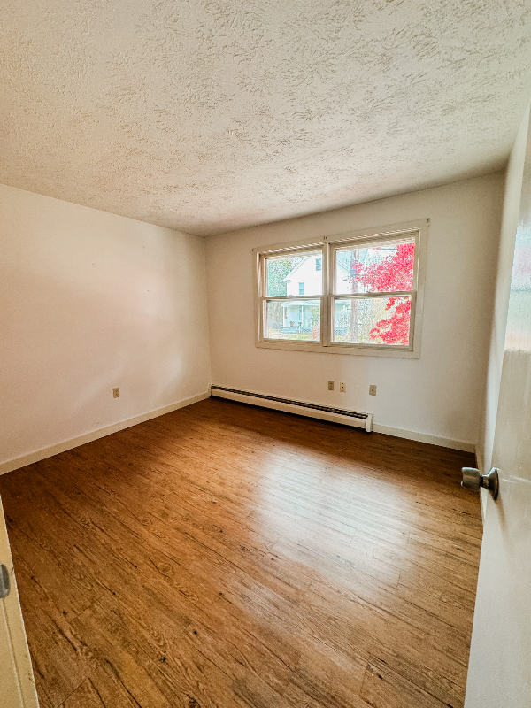 23 Crown St #4 - Photo 5 of 8