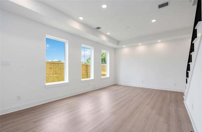 0 Undisclosed Address - Photo 3 of 4