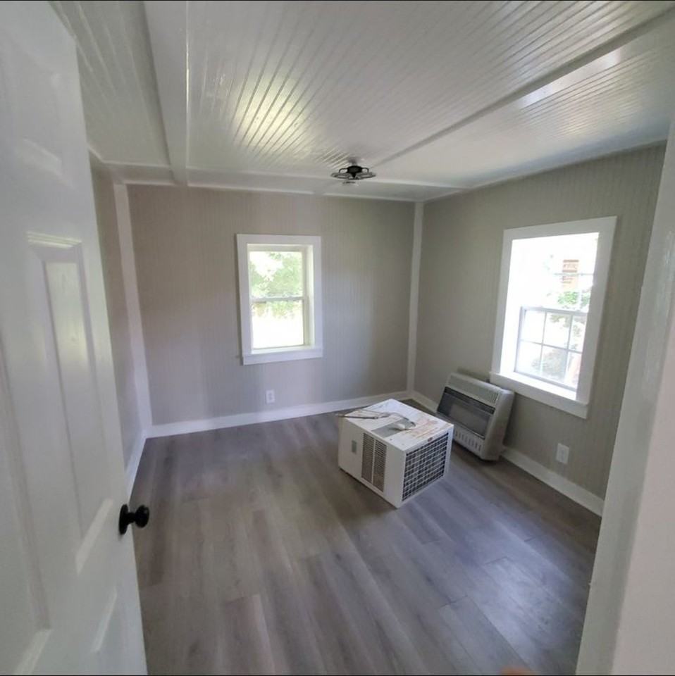 102 Truman St - Photo 4 of 5