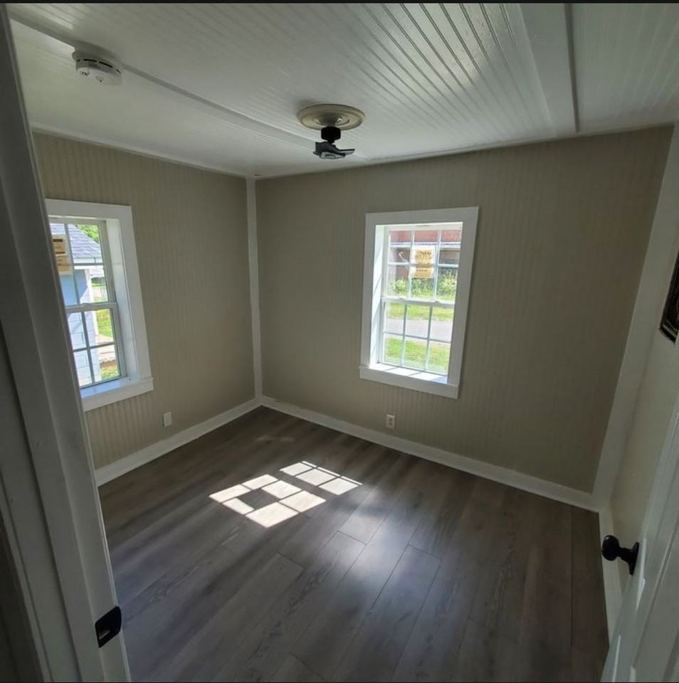 102 Truman St - Photo 5 of 5