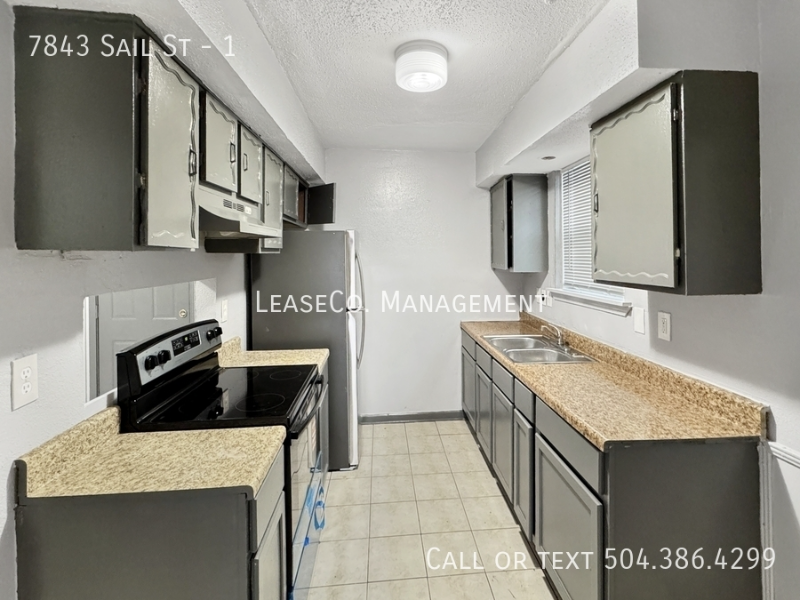 7843 Sail St - Photo 2 of 8