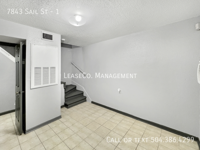7843 Sail St - Photo 7 of 8