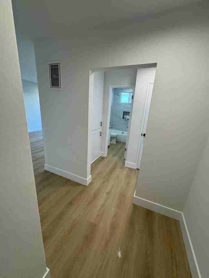 5511 Corteen Pl #7 - Photo 4 of 10