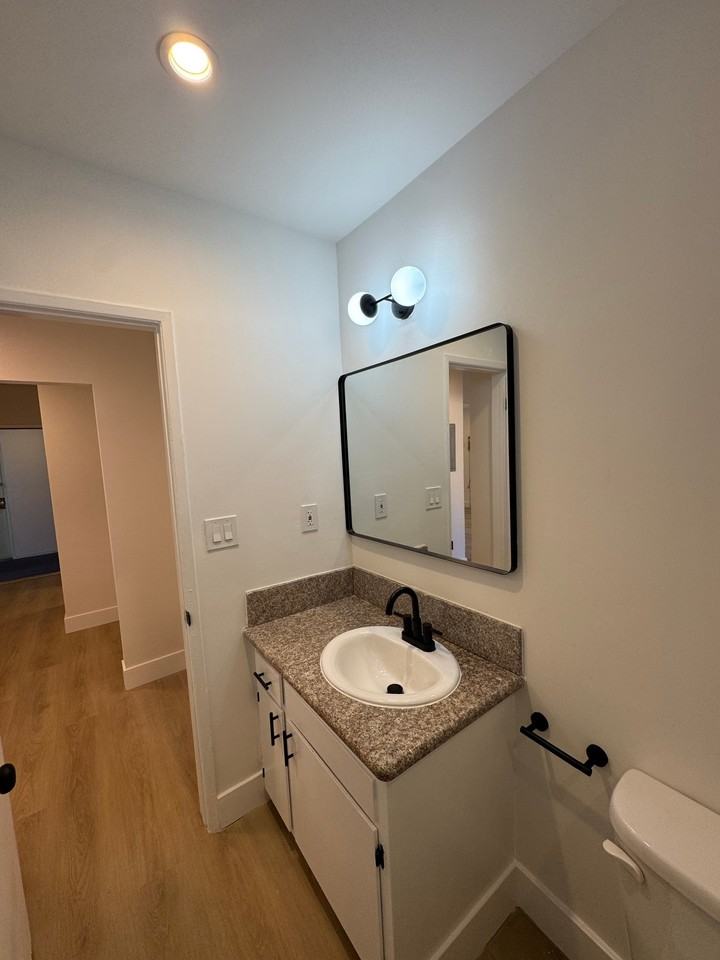 5511 Corteen Pl #7 - Photo 5 of 10