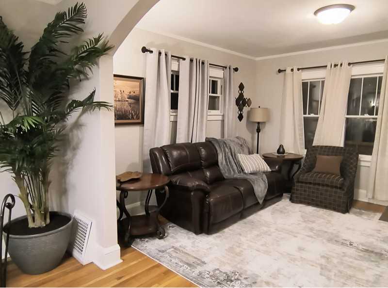 607 7th Ave Se - Photo 2 of 13