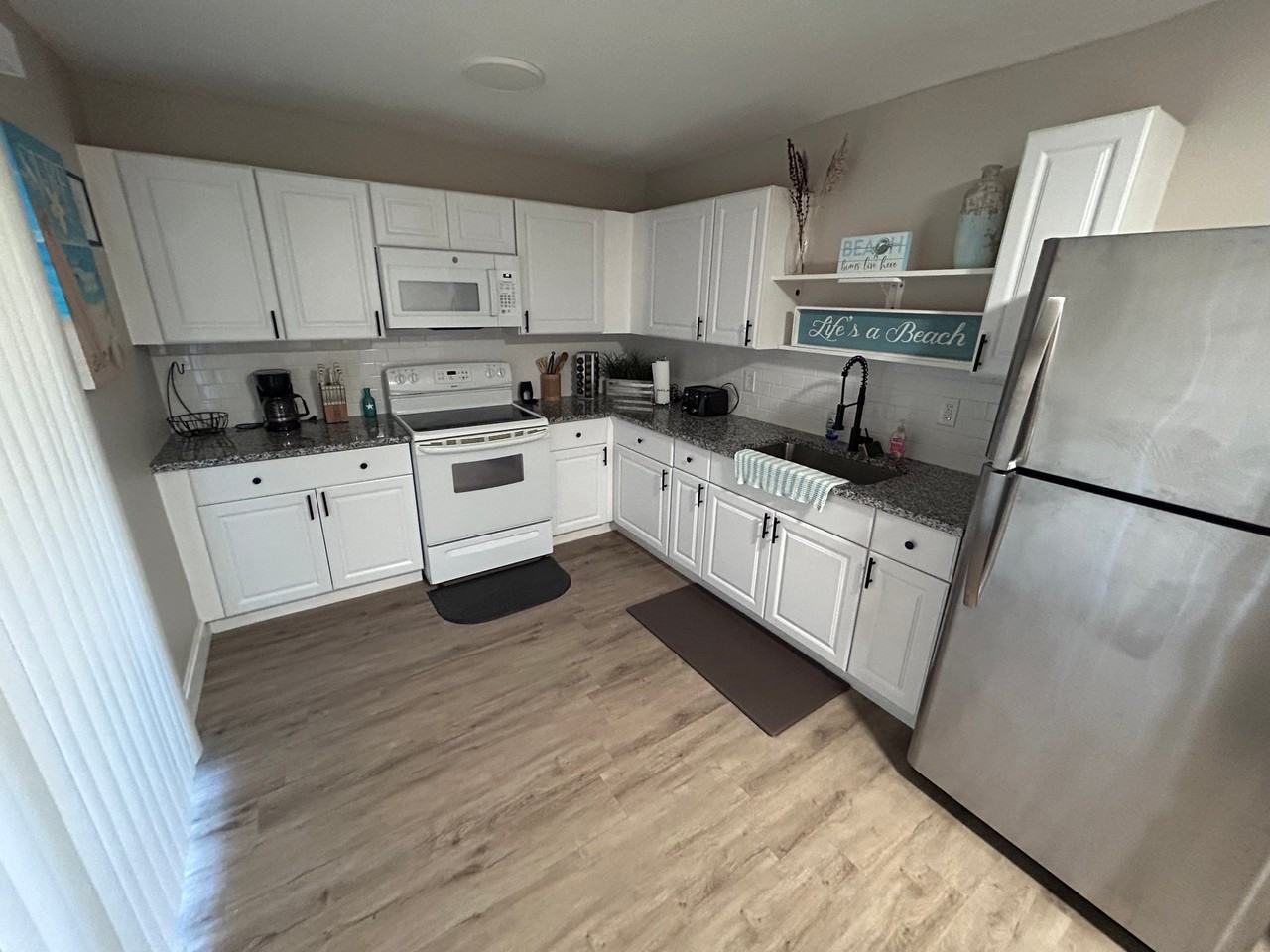108 Flint St #B - Photo 2 of 9