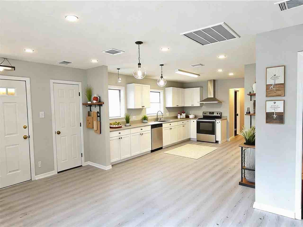 6301 Anderson St - Photo 3 of 10