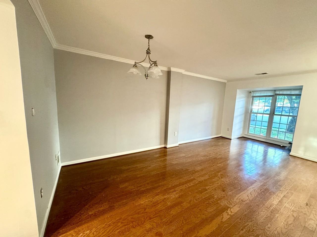 8876 Stable Forest Pl - Photo 5 of 7