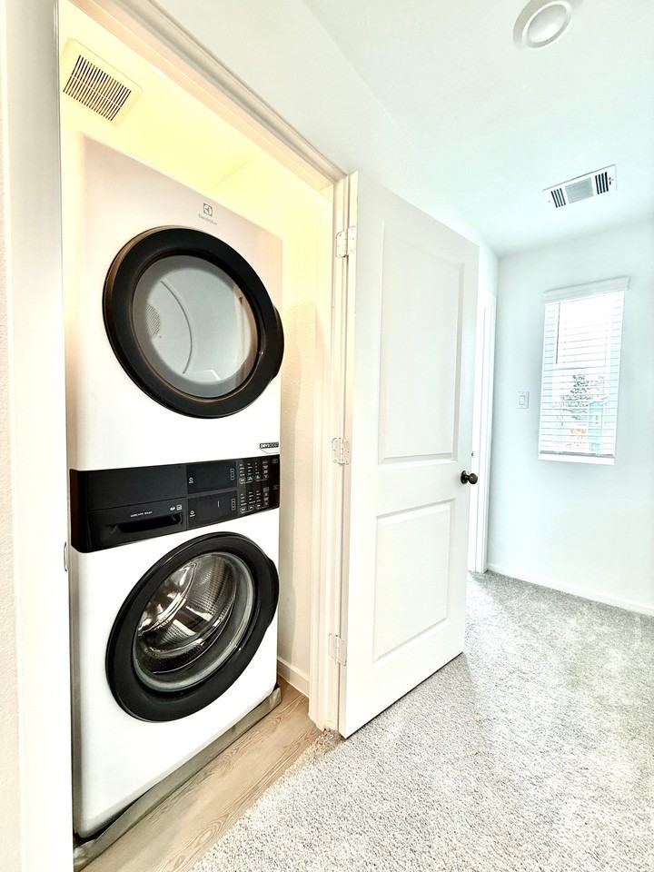 934 Pertuso Ln - Photo 4 of 7