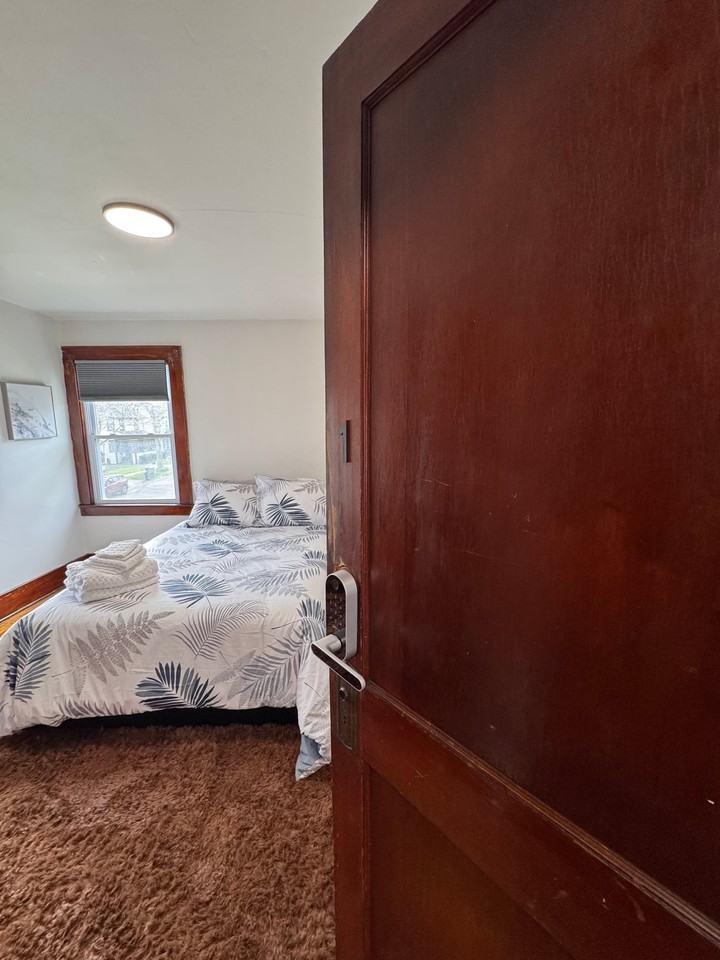 186 Spruce Ave - Photo 4 of 13