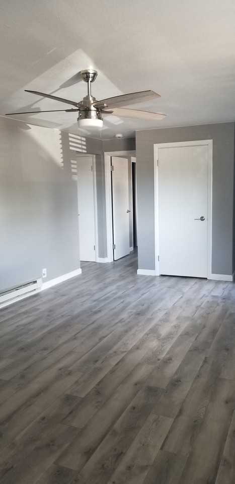 2218 Cooper Ave - Photo 2 of 9