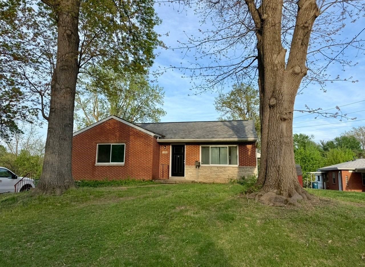 7602 Elton St - Photo 2 of 19