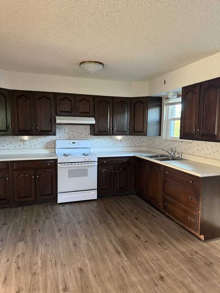 7602 Elton St - Photo 6 of 19