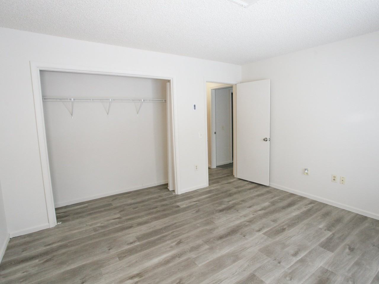 655C Yale Way - Photo 6 of 20