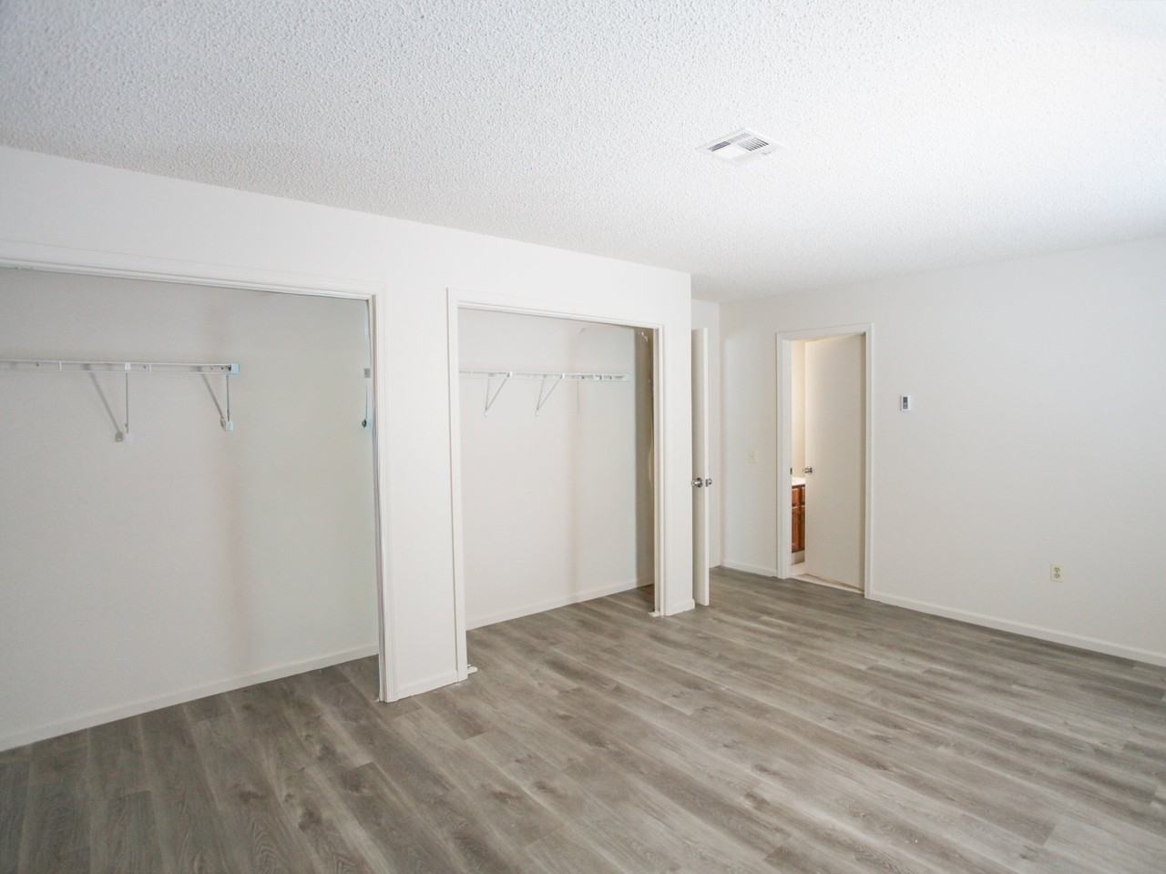 655C Yale Way - Photo 7 of 20