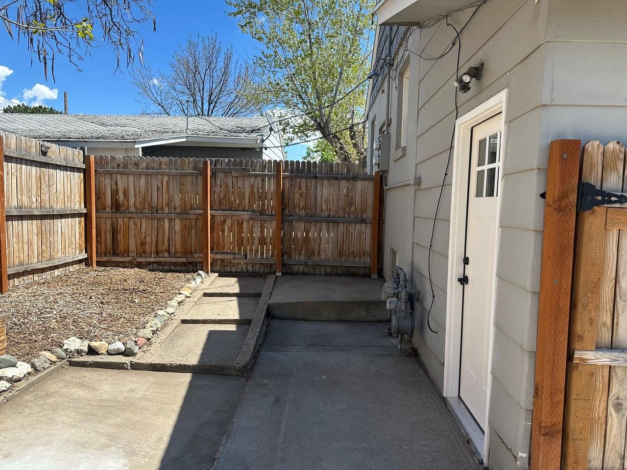 449 Center St - Photo 4 of 15