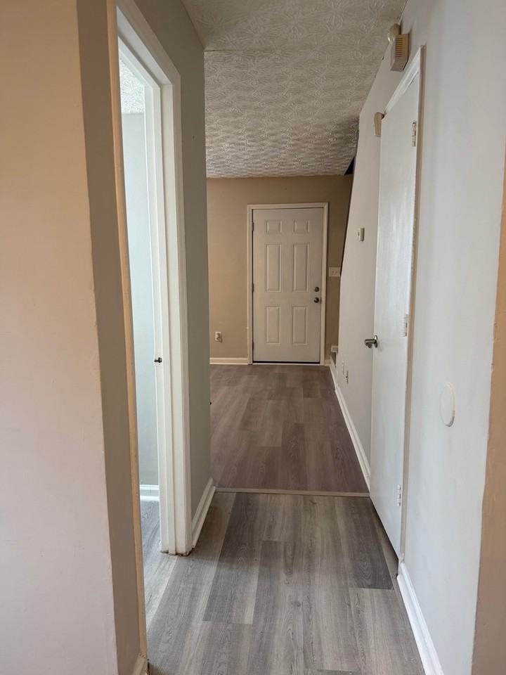 3690 Stephanie Ct - Photo 5 of 14