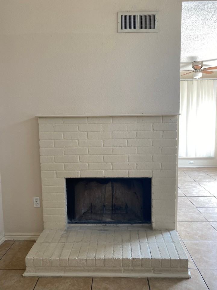 805 Greenridge Dr - Photo 4 of 17