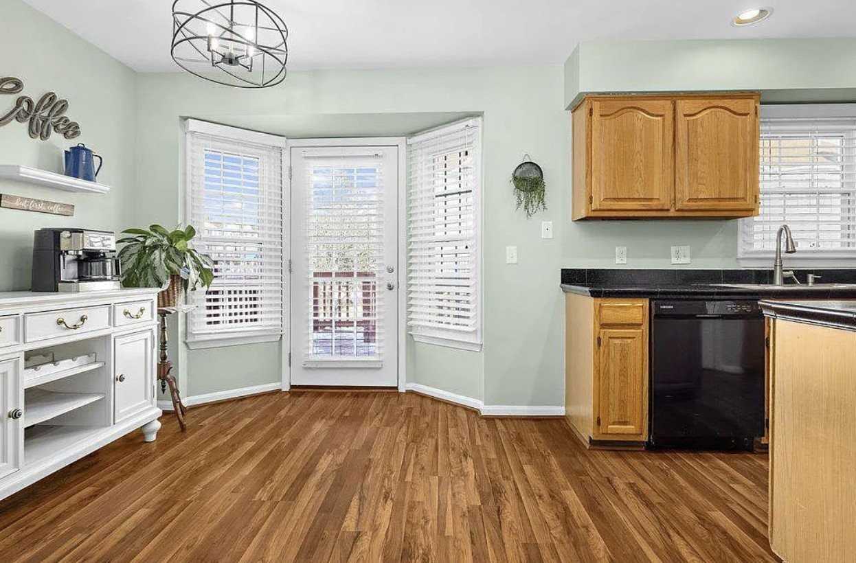 251 Saint Michaels Cir - Photo 3 of 19