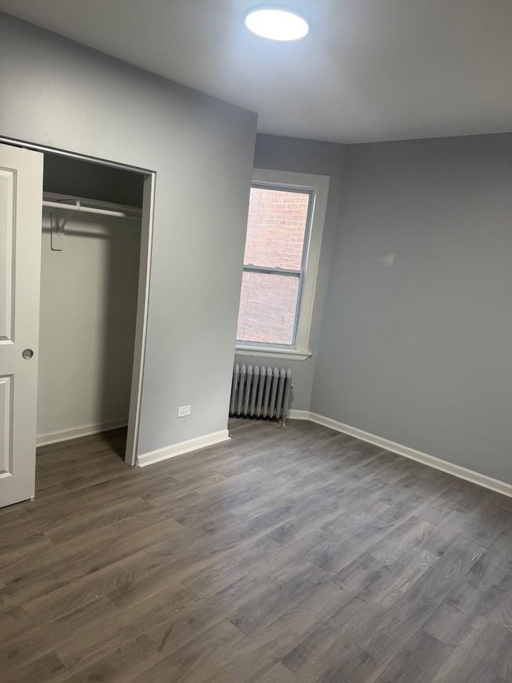 7353 S King Dr - Photo 3 of 10