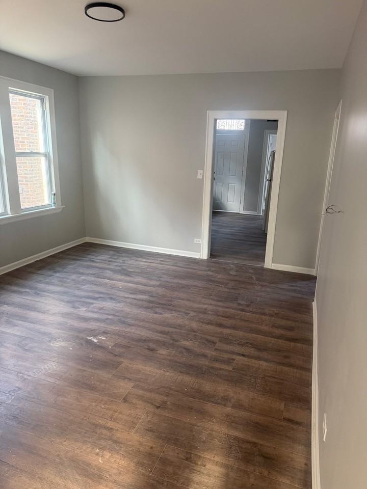 7353 S King Dr - Photo 5 of 10