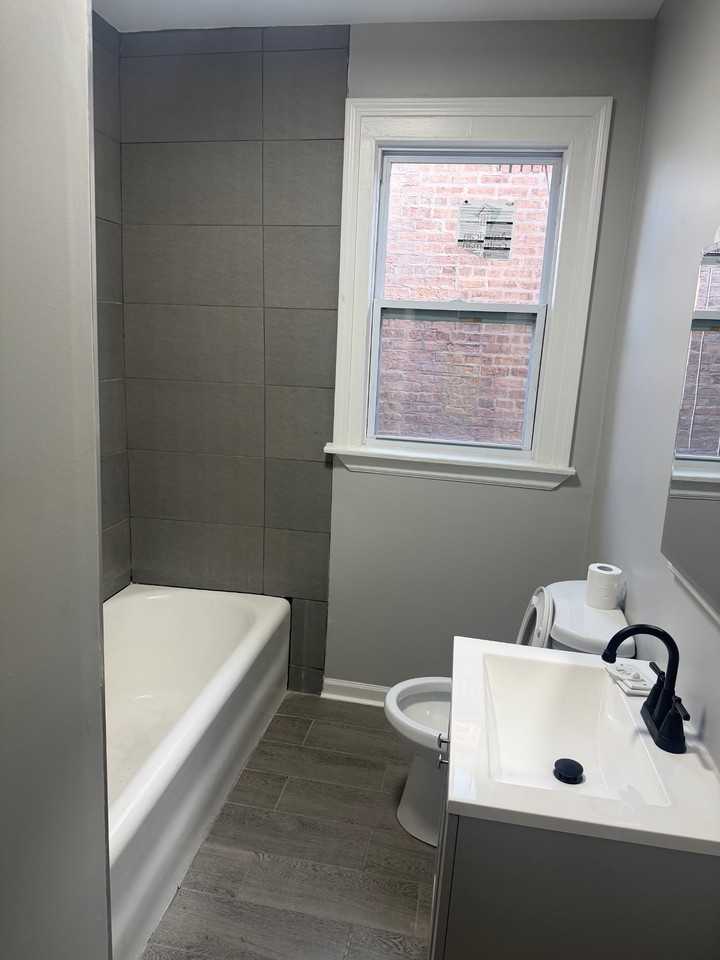 7353 S King Dr - Photo 6 of 10