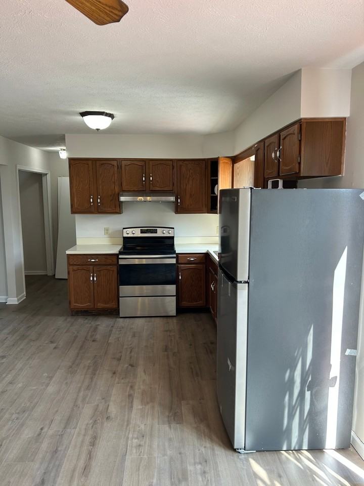 121 Edgewood Dr - Photo 3 of 7