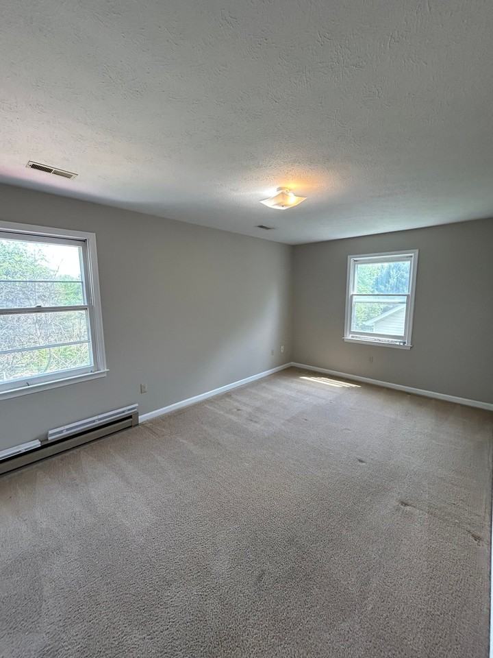 121 Edgewood Dr - Photo 4 of 7