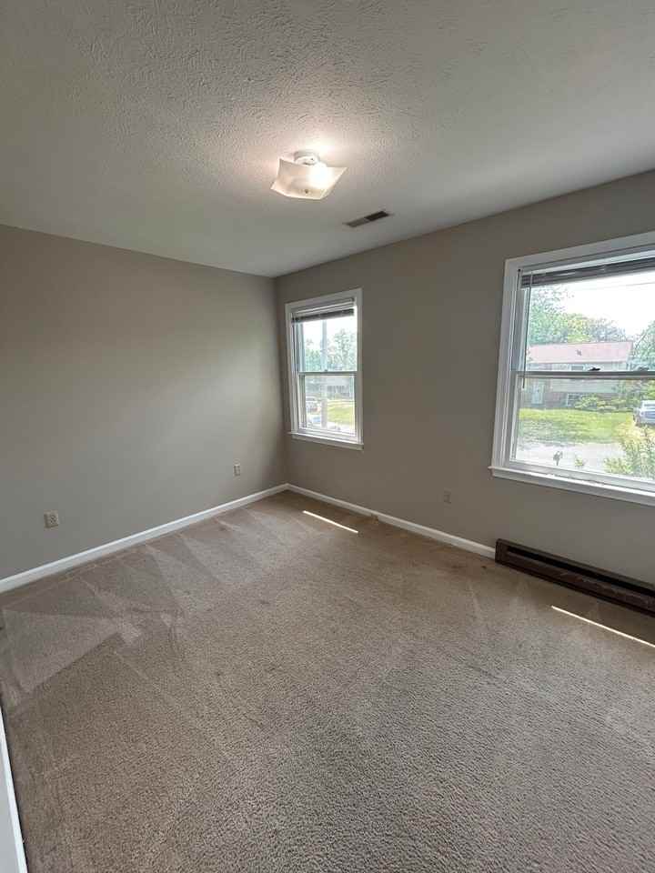 121 Edgewood Dr - Photo 5 of 7